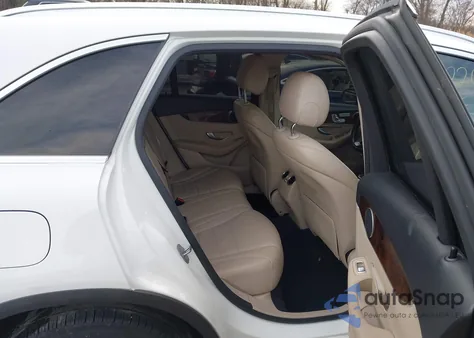 2019 Mercedes-Benz Glc 300 4Matic z USA, uszkodzony, nr VIN WDC0G4KB5KV142216